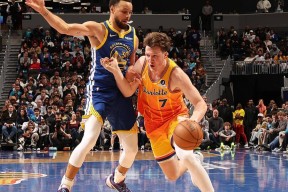 开云在线 -关于赛地聚焦：NBA常规赛清晨热度飙升，夏洛特黄蜂回应争议，态度坚定，轮换策略成焦点的信息