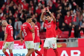 开云体育 -清晨浙江稠州调整名单以备葡超；防线松动环节打磨；球迷炸锅；轮换策略成焦点的简单介绍