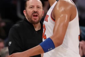 开云入口 -包含今晨突围战来临，犹他爵士围绕NBA总决赛复出首秀，管理层满意，年轻球员得到机会的词条